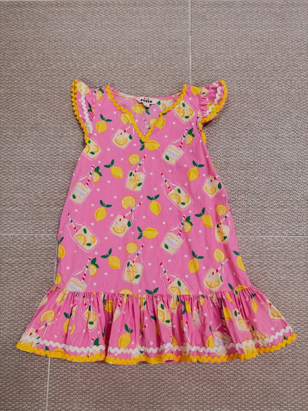 Mini Boden Emmy Beach Dress in Chalk Pink Lemonade, size 5-6. Great condition.